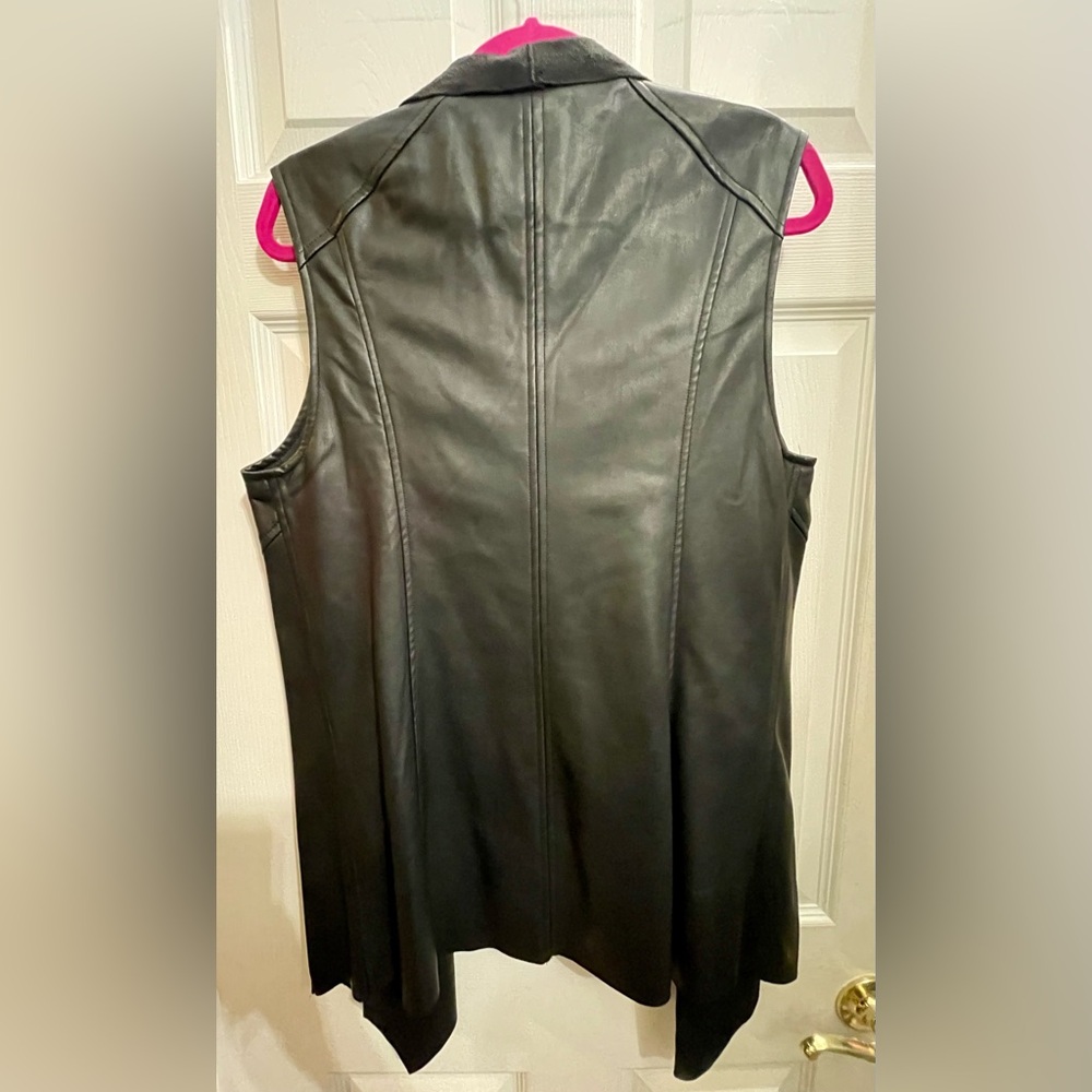 Joan Vass New York faux leather waterfall open-front vest in black - Picture 2 of 4
